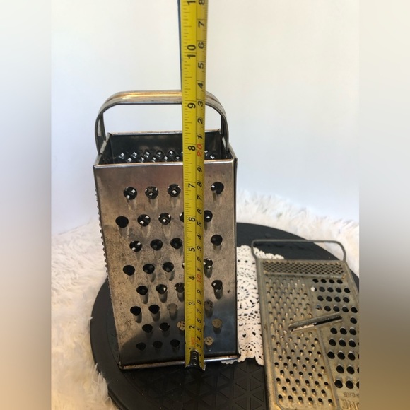 Set of Vintage Graters Box Grater and Flat Grater - Picture 11 of 16